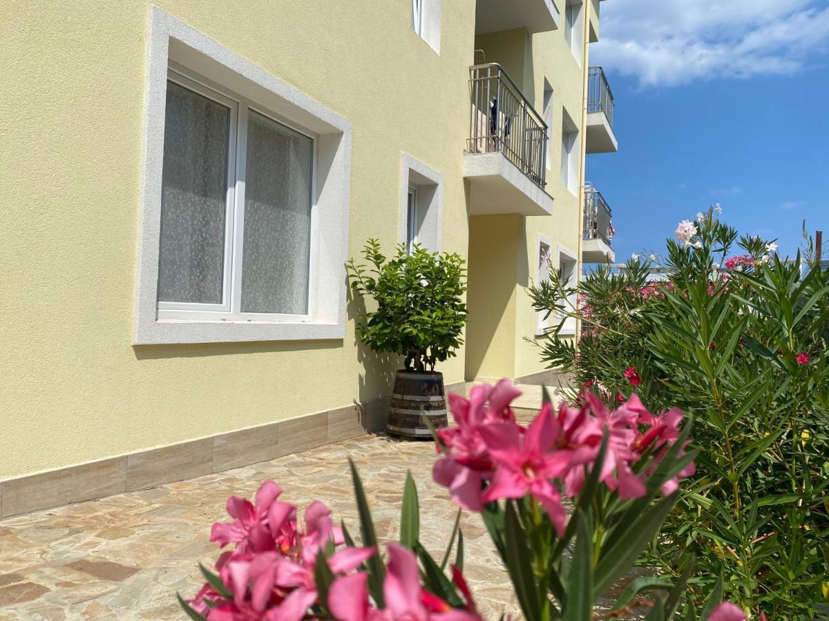 Byala Friendy Sea Apartaments Екстер'єр фото