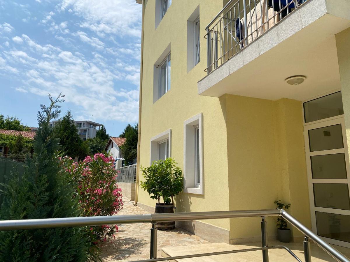 Byala Friendy Sea Apartaments Екстер'єр фото